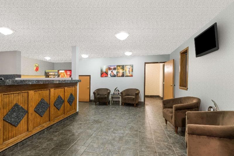 Super 8 by Wyndham Topeka/Wanamaker Road/I-70 4