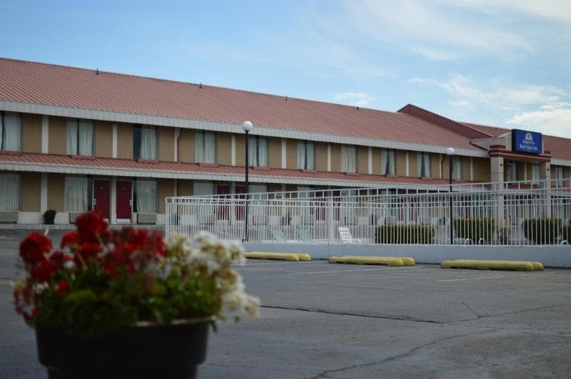 Americas Best Value Inn Tulsa At I-44 photo 1