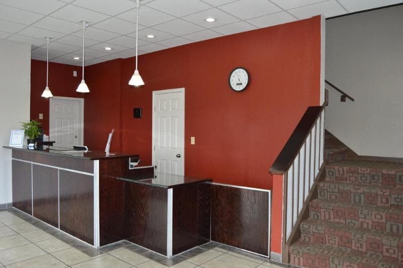 Americas Best Value Inn Tulsa At I-44 4