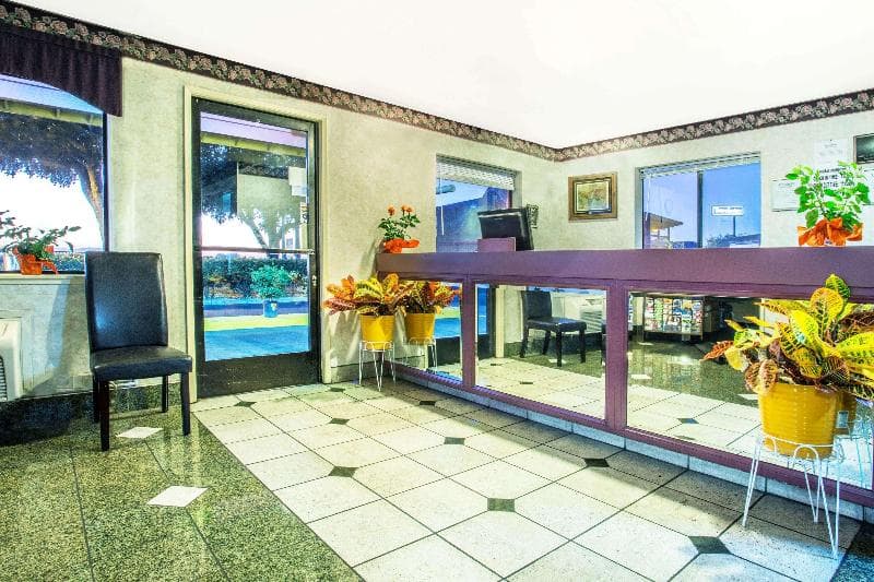 Travelodge by Wyndham Turlock 5