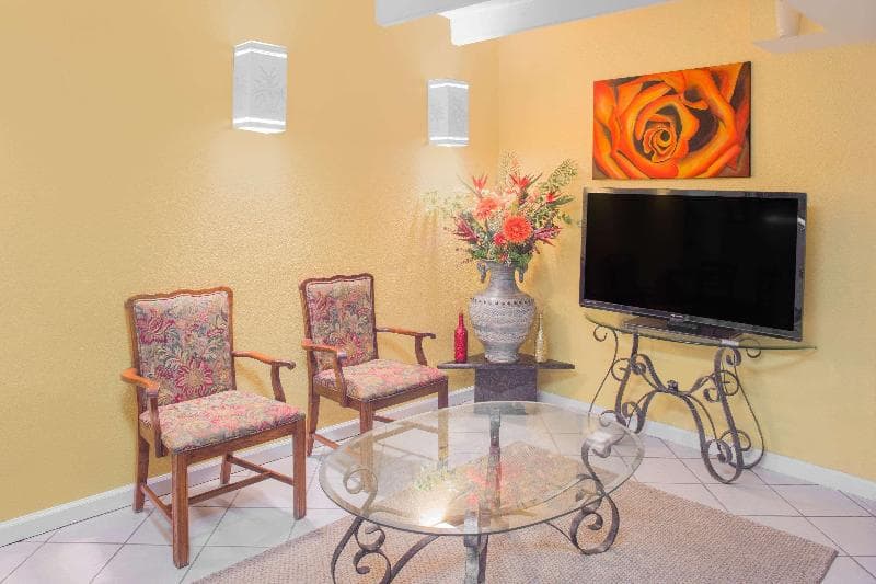 Days Inn by Wyndham Tallahassee University Center 4