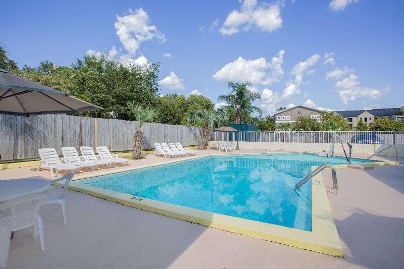 Days Inn by Wyndham Tallahassee University Center 5