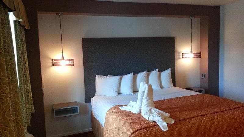 12 Oaks Motor Hotel 4