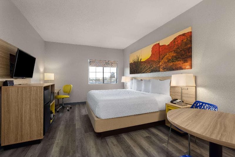 Days Inn & Suites By Wyndham Tucson/Marana 4
