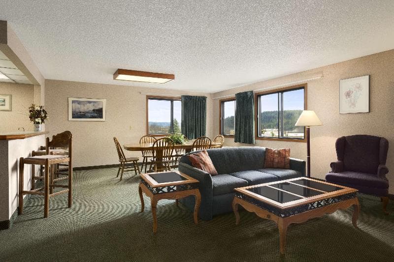 Days Inn by Wyndham Coeur d'Alene photo 1
