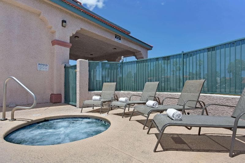 Super 8 By Wyndham Tucson Downtown Conv Center photo 1