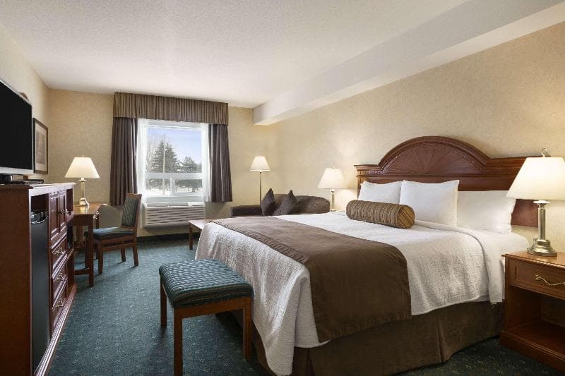 Travelodge By Wyndham Strathmore photo 1