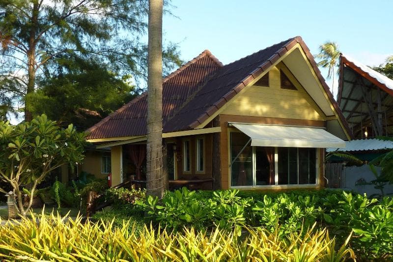 Lanta Castaway Beach Resort (Adults only) 4