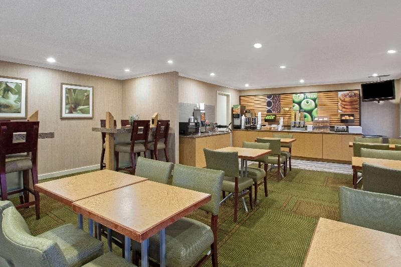 La Quinta Inn by Wyndham Auburn Worcester 2