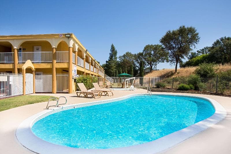 Super 8 By Wyndham Ukiah 4