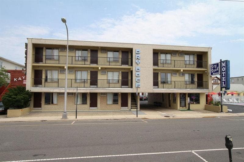 Dry Dock Motel 4