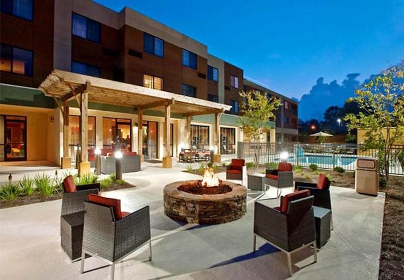 Courtyard By Marriott Troy 3