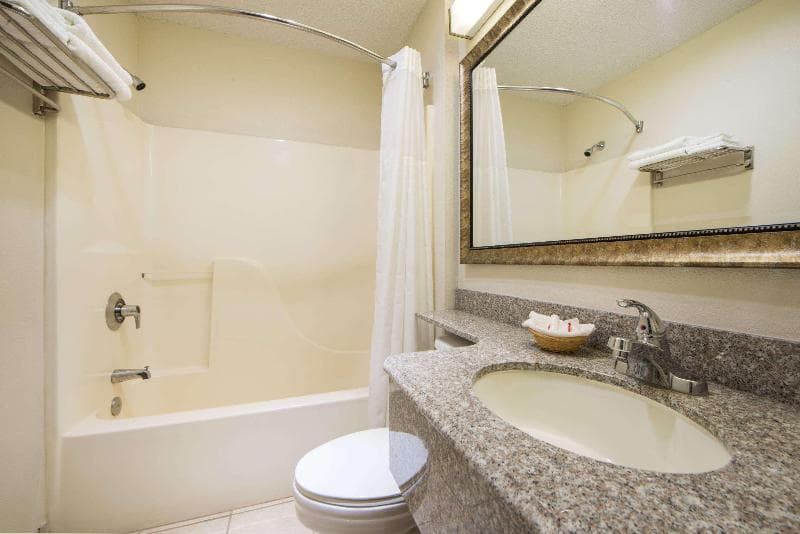 Microtel Inn & Suites by Wyndham Tulsa East 4