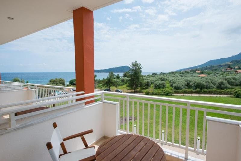 Maranton Beach Hotel 4