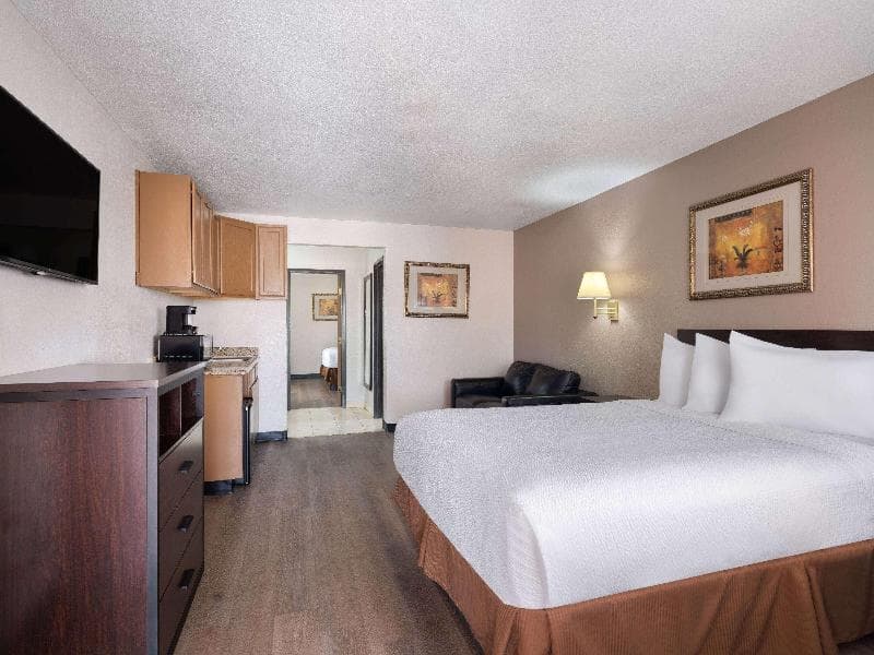 Travelodge By Wyndham Tucson 3