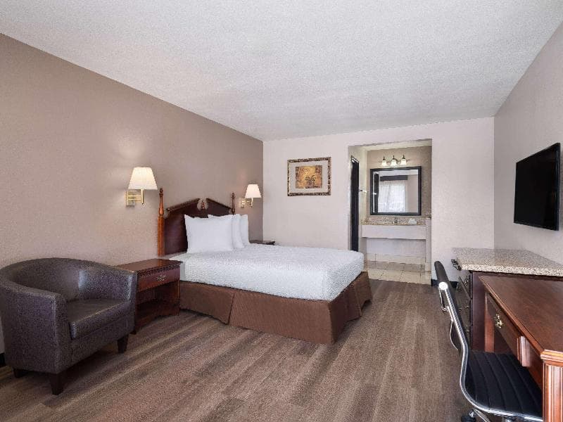 Travelodge By Wyndham Tucson 4
