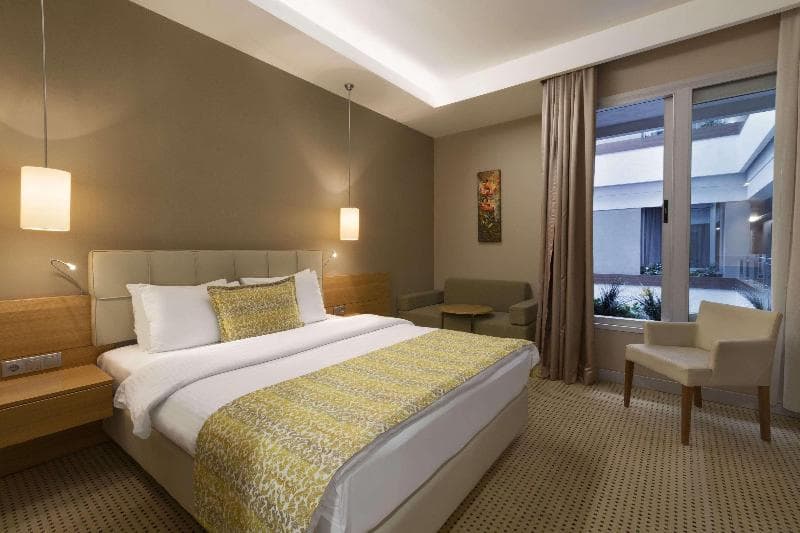Ramada by Wyndham Podgorica 5