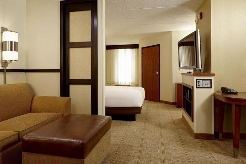 Tulsa South Medical Hotel & Suites 3