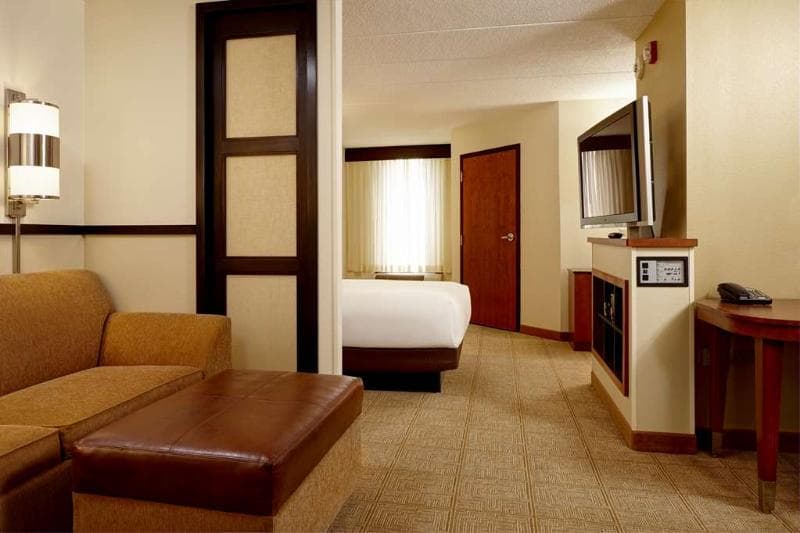 Tulsa South Medical Hotel & Suites 4