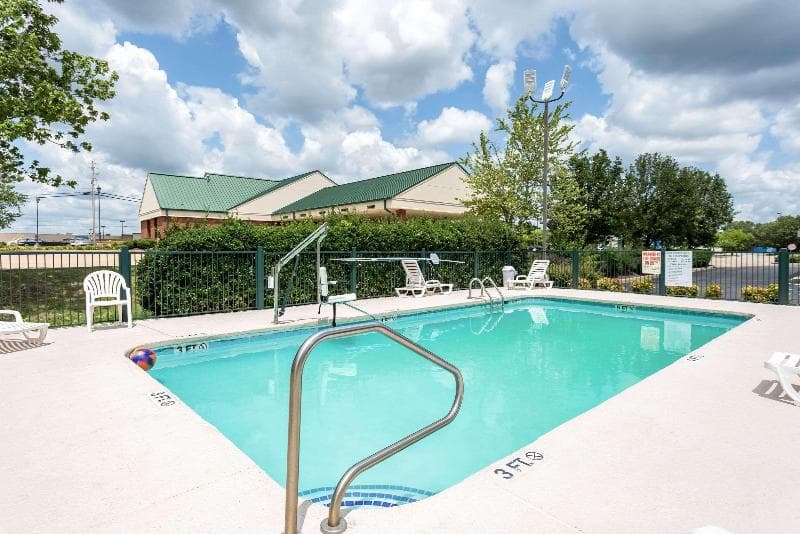 Econo Lodge Tupelo 3
