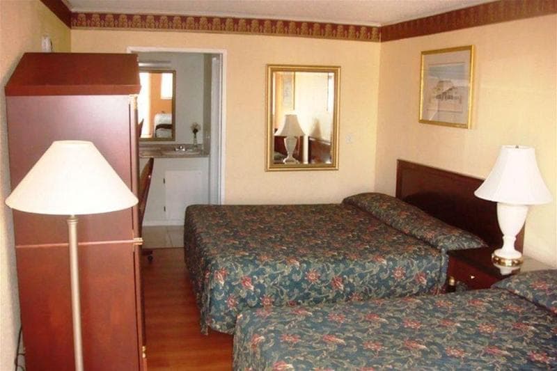 Seaside Sands Inn main