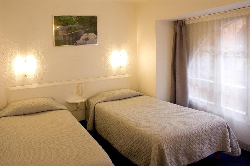 Ours Blanc Toulouse Centre 4