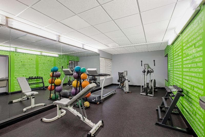 La Quinta Inn & Suites Tulsa Airport / Expo Square 2