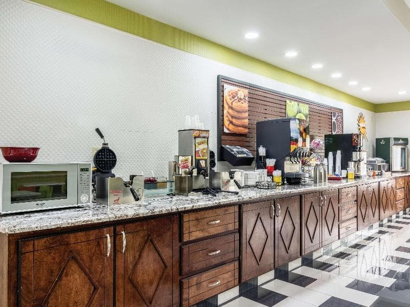 La Quinta Inn & Suites by Wyndham Prattville 3