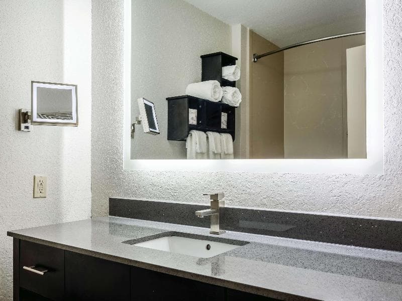 La Quinta Inn & Suites by Wyndham Prattville 4