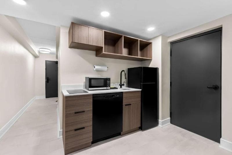 Latitude Suites, BW Premier Collection 3