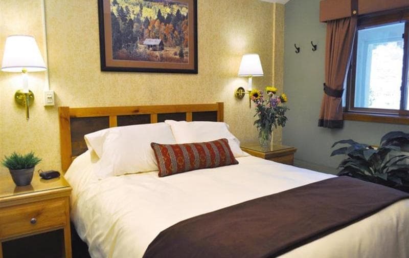 Olympic Village Inn - Extra Holidays 4