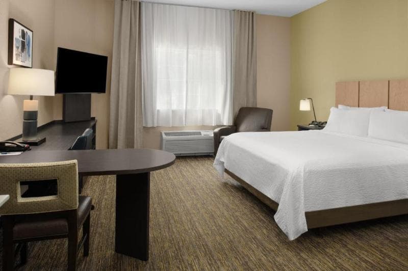 Candlewood Suites Turlock 4