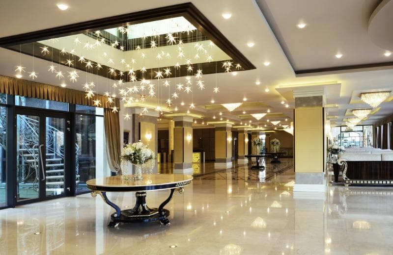 Ambassadori Hotel 5