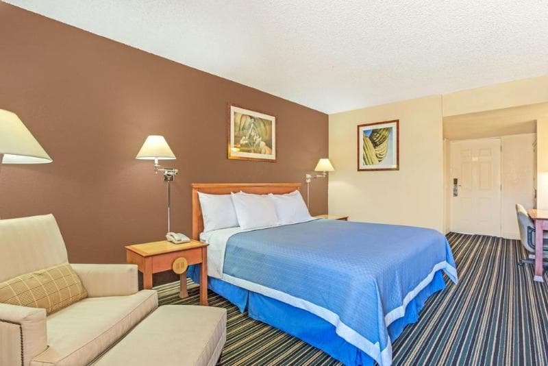 Red Lion Inn & Suites Tucson Downtown 5