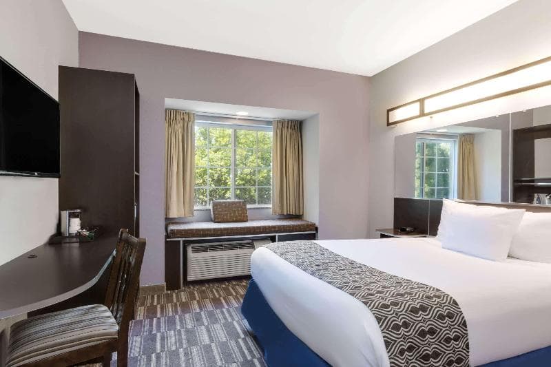 Microtel Inn & Suites By Wyndham Tuscaloosa Near University 1