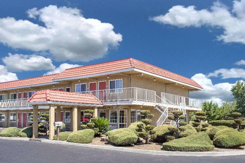 Days Inn by Wyndham Turlock 5