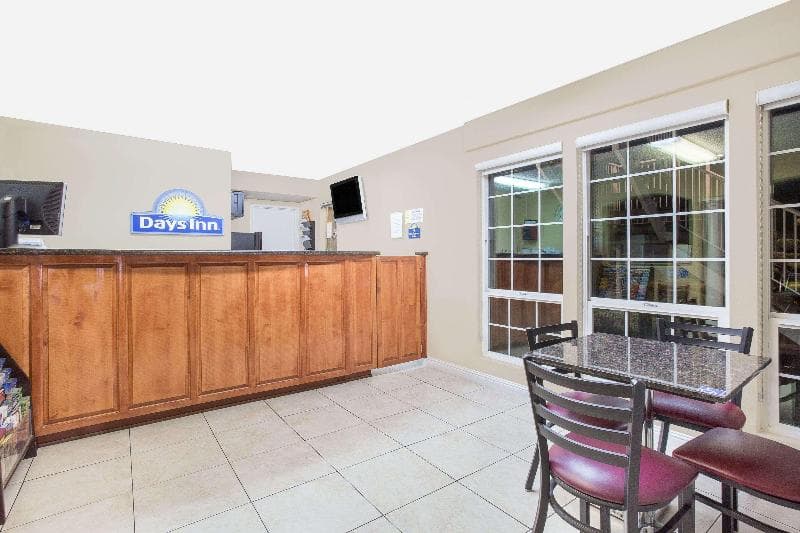 Days Inn by Wyndham Turlock 4