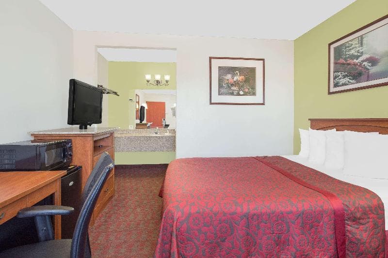 Days Inn by Wyndham Turlock 3