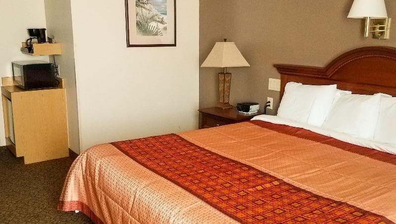 Ivey's Motor Lodge 4
