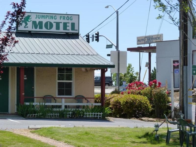 Jumping Frog Motel photo 1
