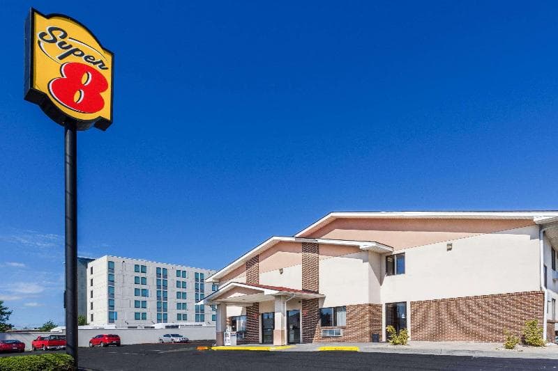 Super 8 by Wyndham Winchester 5