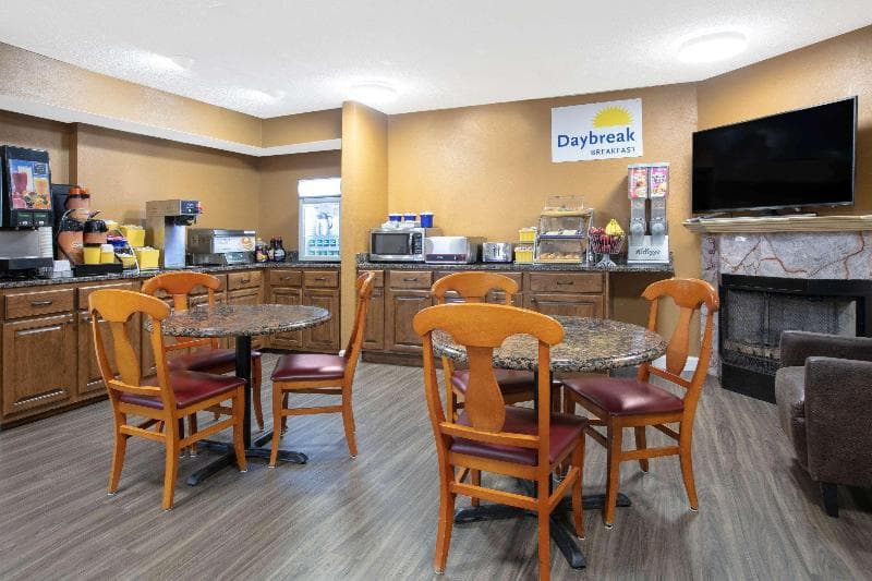 Days Inn by Wyndham Hamilton 2