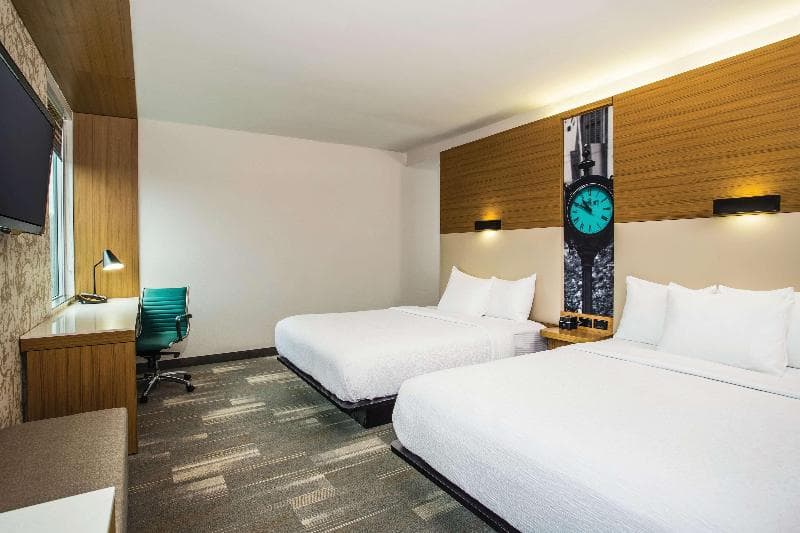 La Quinta Inn & Suites by Wyndham Winchester 5