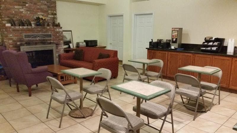 Western Holiday Lodge Three Rivers 5