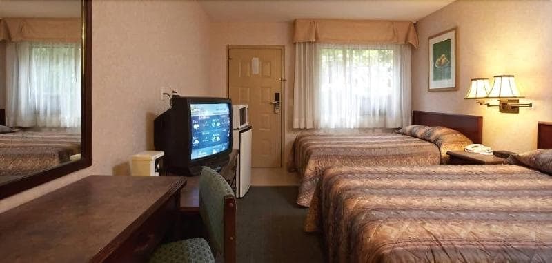 Langley Hwy Hotel 4