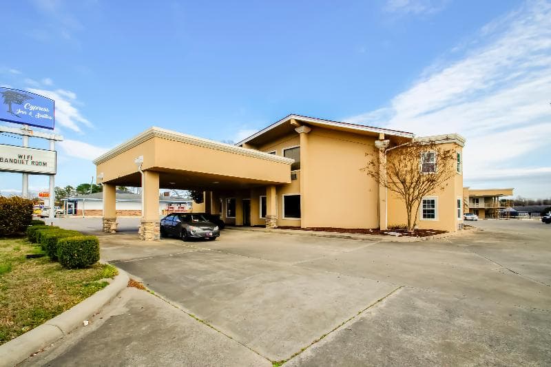 Cypress Inn & Suites Washington By Oyo 5