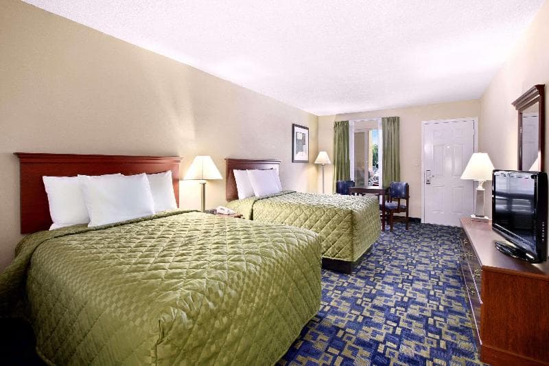 Cypress Inn & Suites Washington By Oyo 2