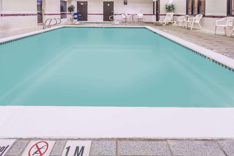 Days Inn & Suites By Wyndham Vancouver 5
