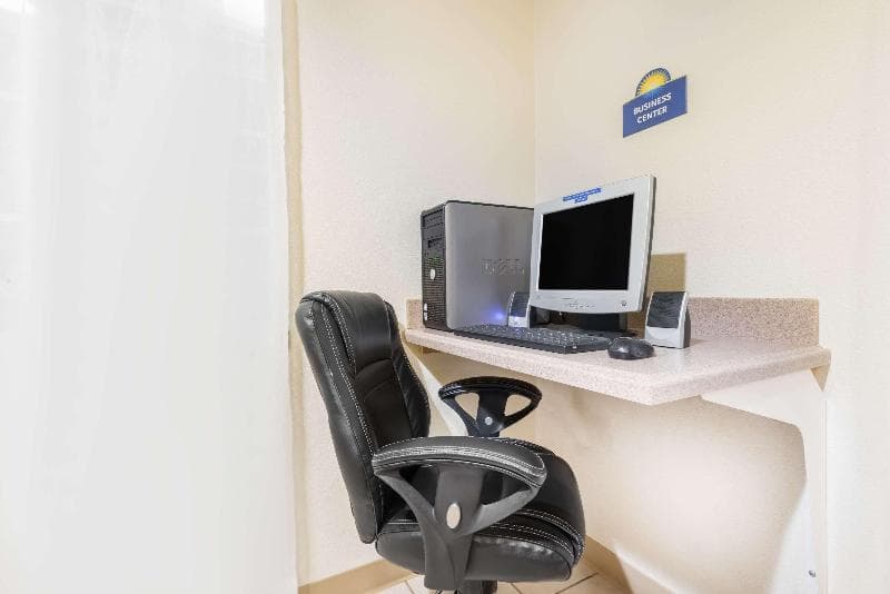 Days Inn By Wyndham Andover photo 1
