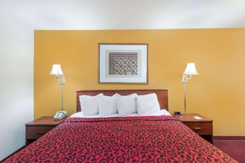 Days Inn By Wyndham Andover 5